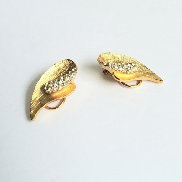 Vintage Rhinestone Gold Tone Earrings Organic Leaf Shape Clip-One 60s BSK - Picture 2 of 6
